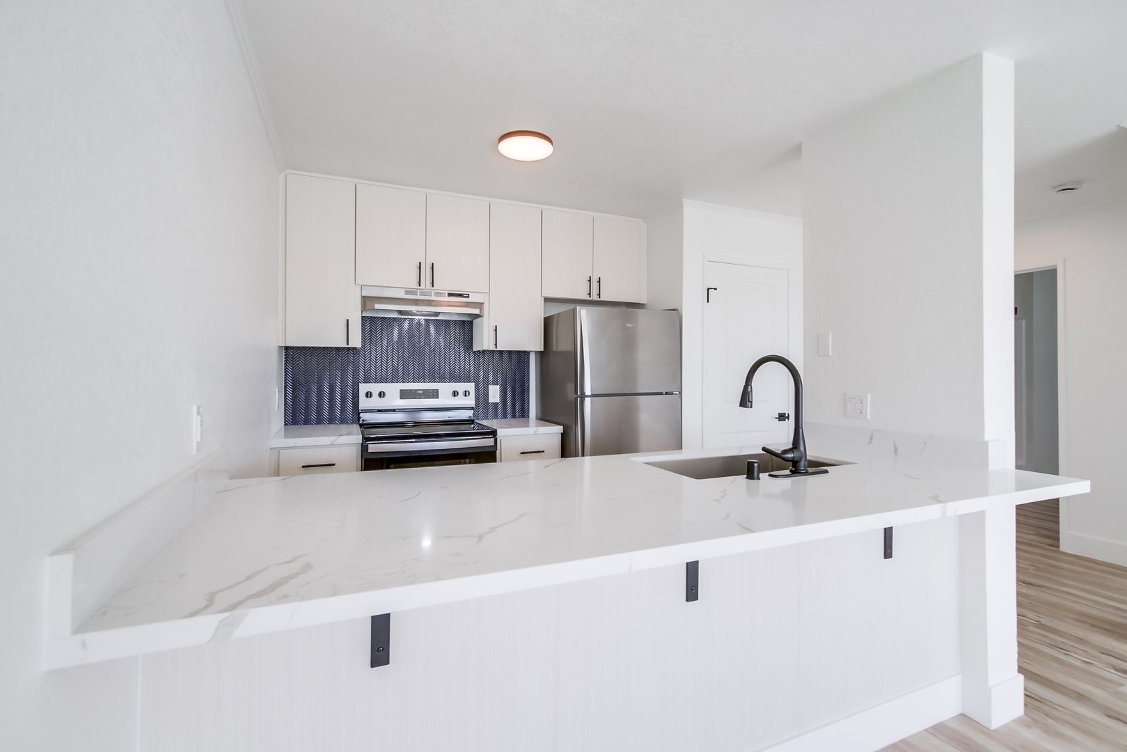 San Diego Apartment: 3502 Angelucci St