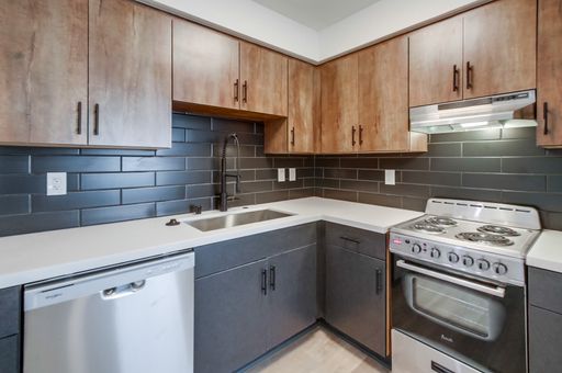 Le Jaime - Welcome Home! Now Leasing! Brand New Renovated Homes – photo 1