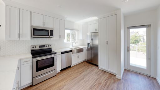 The Dane | Spacious Renovated 3 Bed, 2 Bath in Coronado with Parking – photo 1