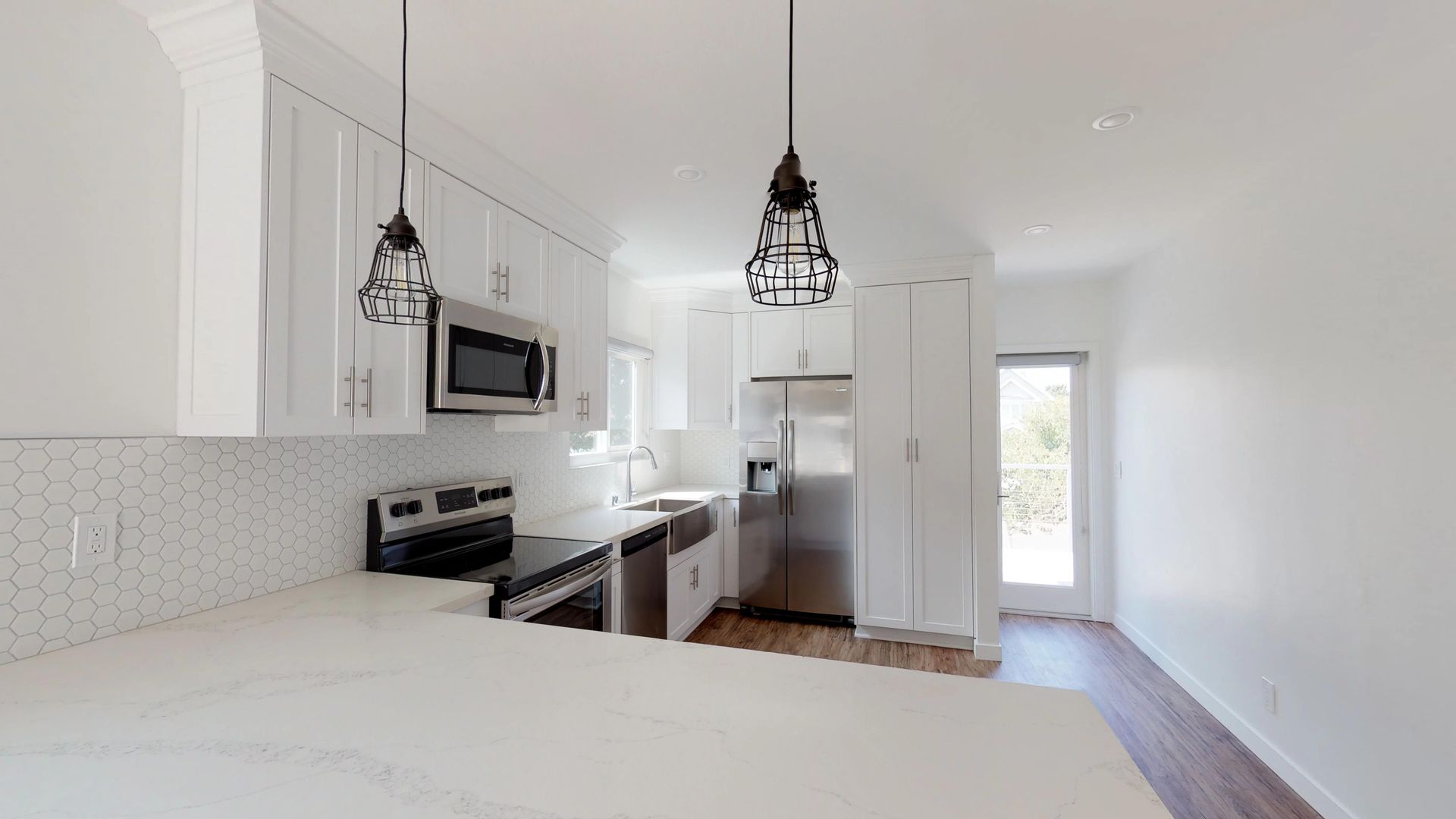 Coronado Apartment: 435 D Ave