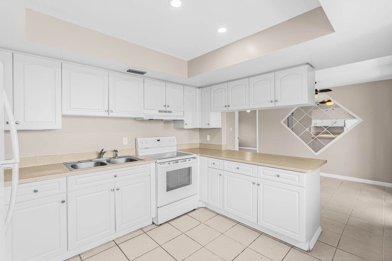 Cape Coral House: 2927 SE 15th Pl #1