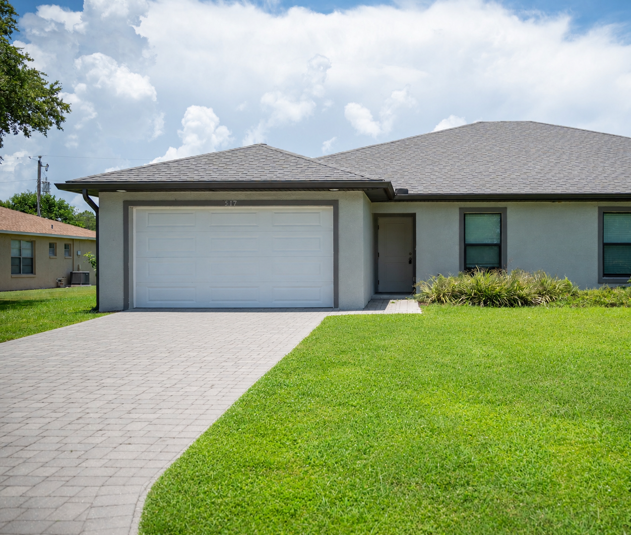 Cape Coral House: 517 NE 24th Pl