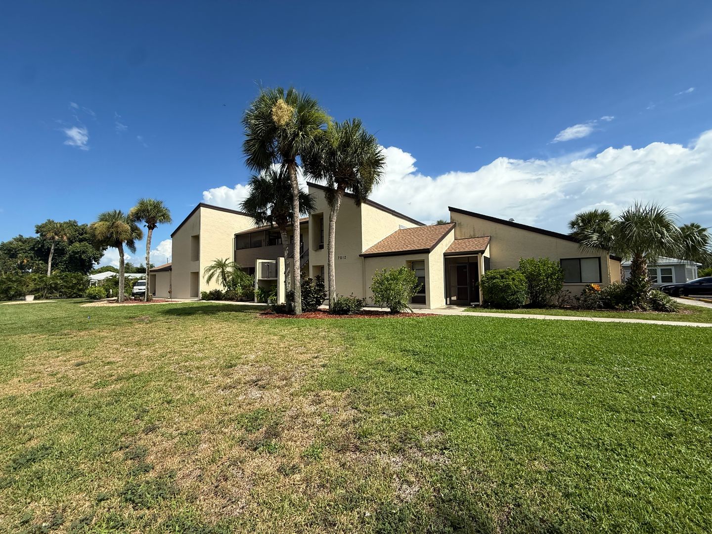 Ft. Myers House: 7012 Constitution Blvd #206
