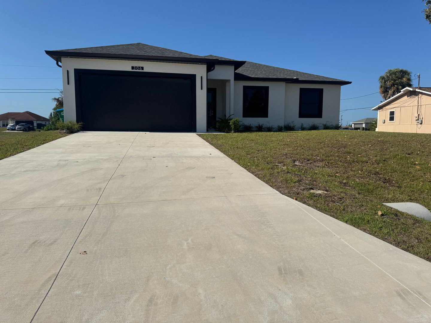 Cape Coral House: 306 NE 10th Ter