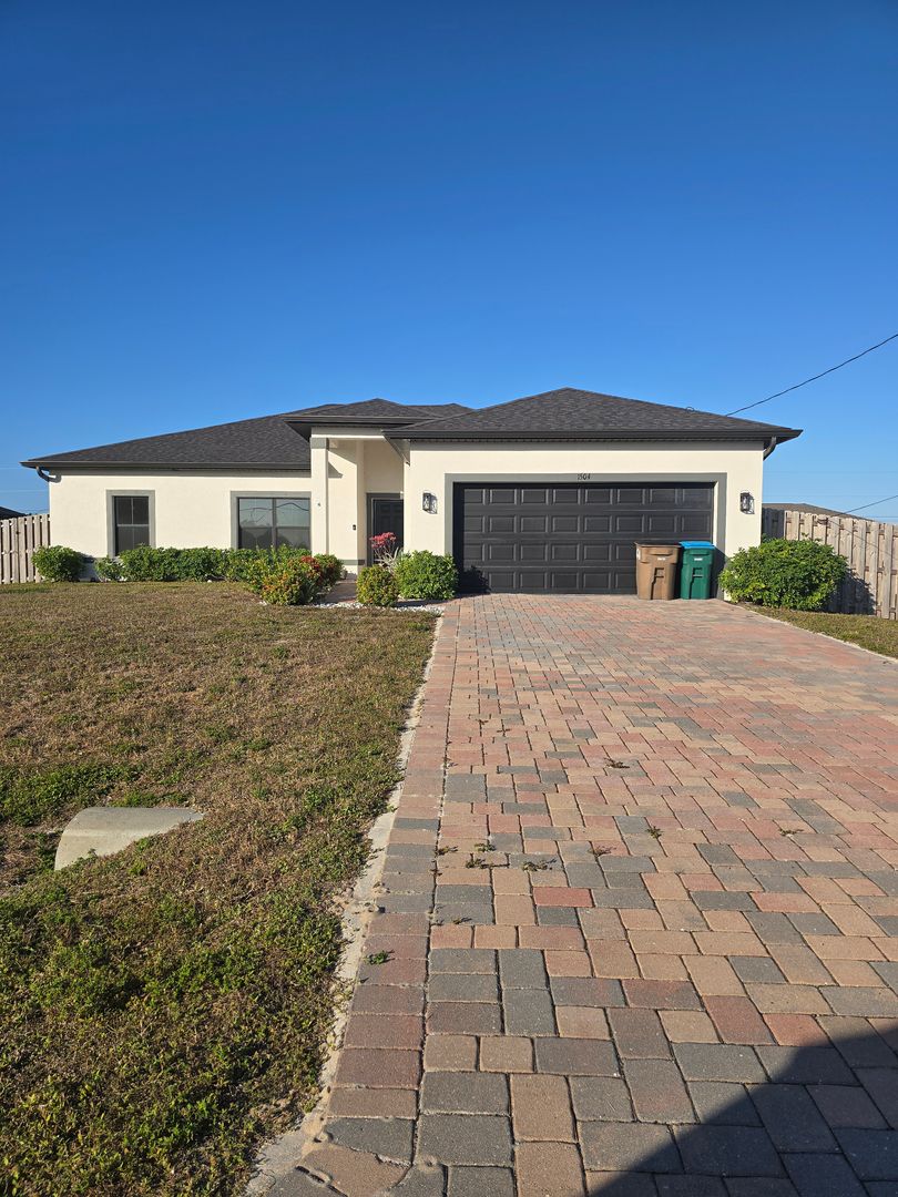 Cape Coral House: 1504 NW 36th Pl