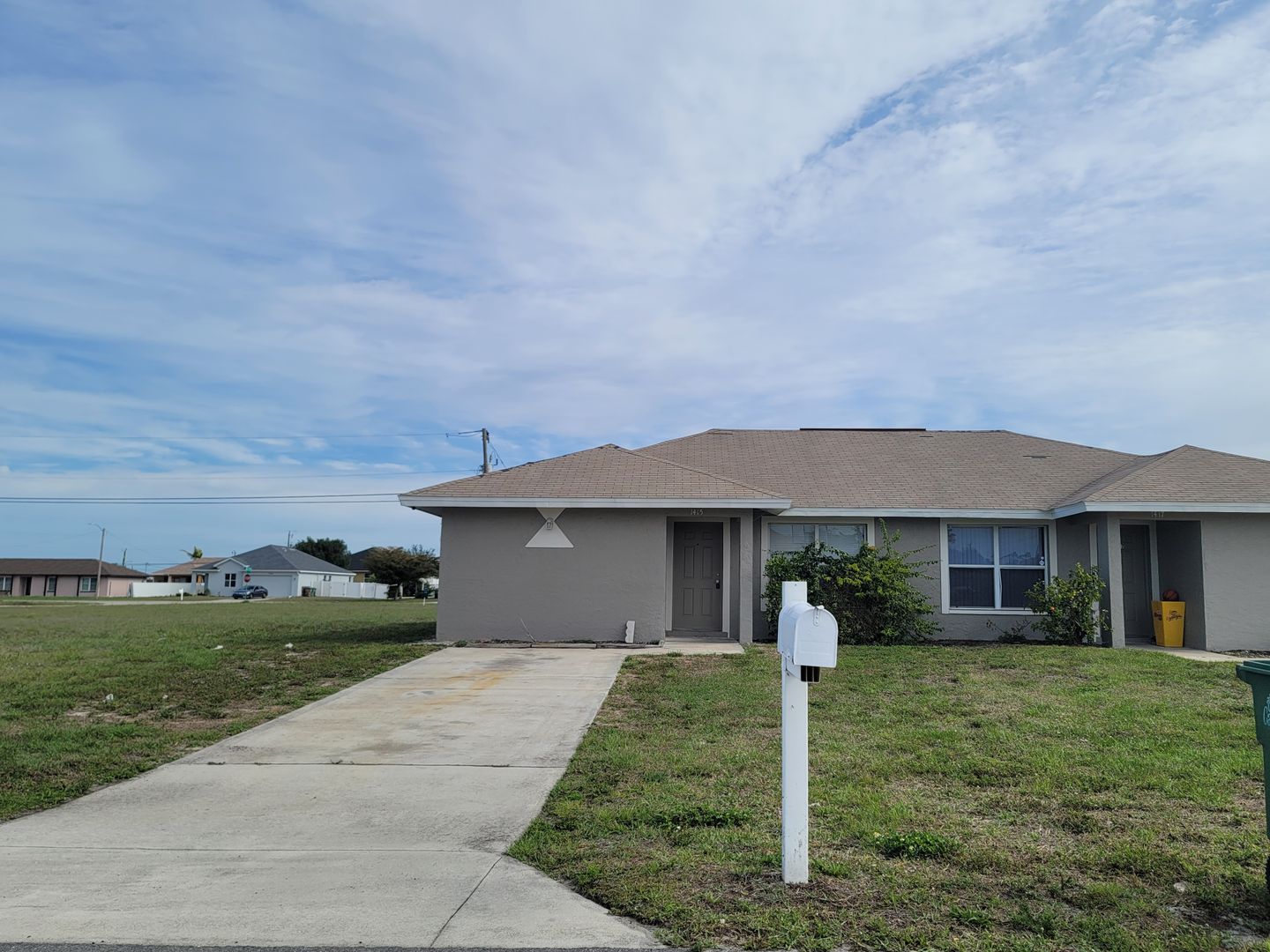 Cape Coral House: 1415 NE 8th Ter