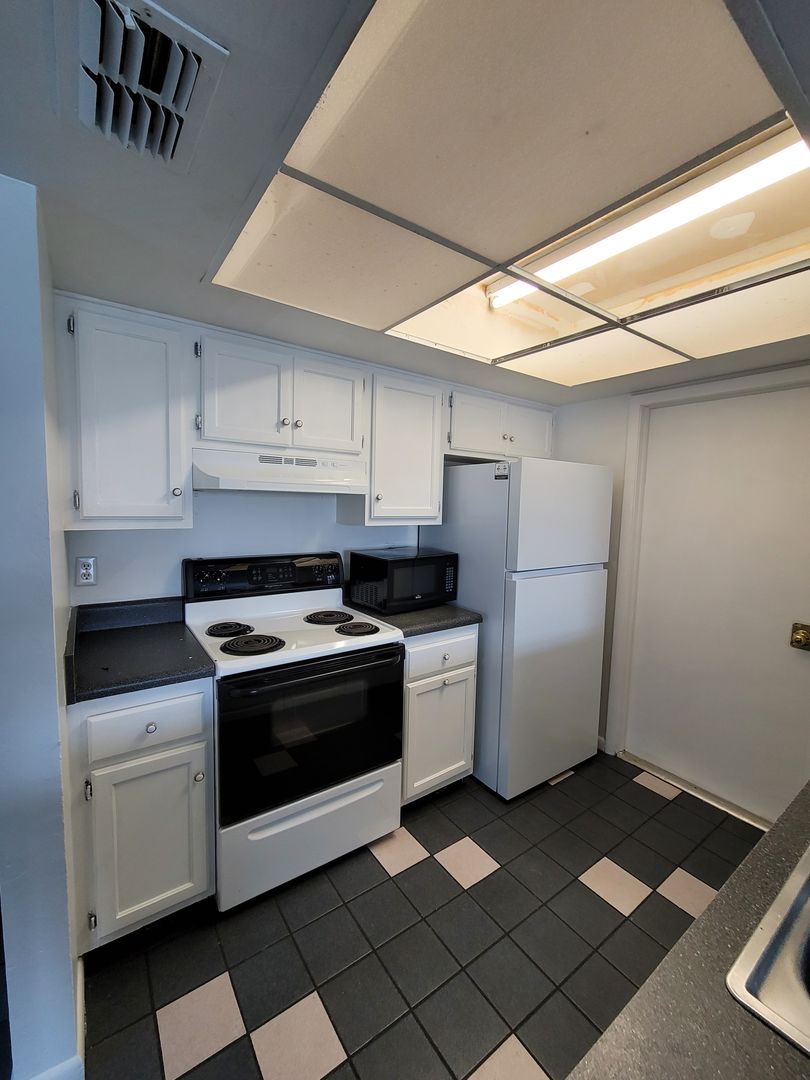 Cape Coral House: 931 SE 23rd Pl