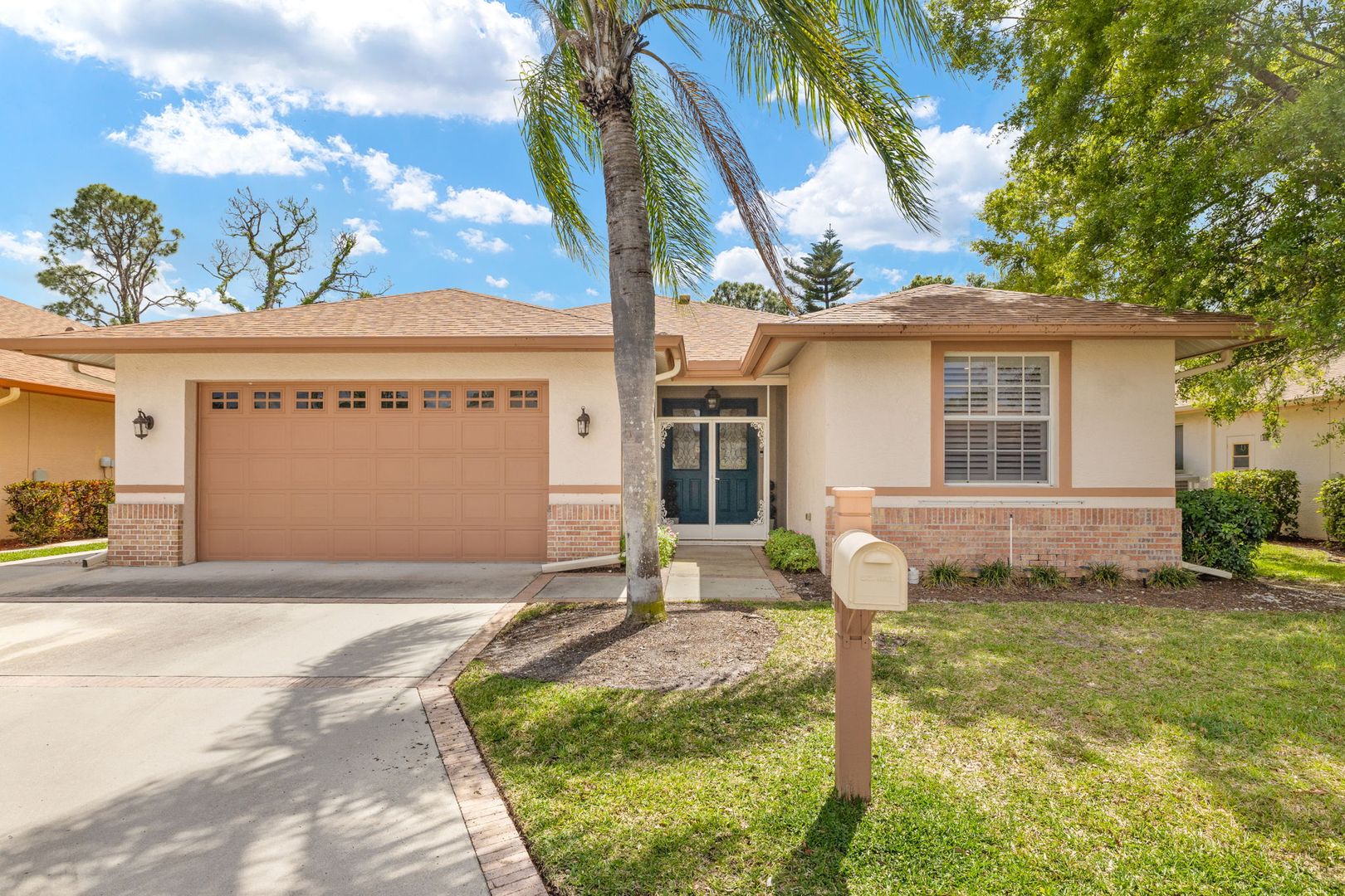 Ft. Myers House: 5794 Elizabeth Ann Way