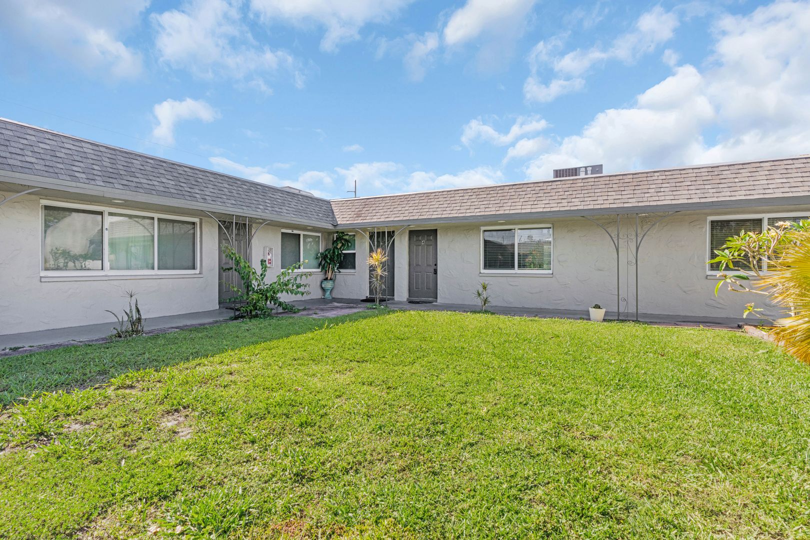 Cape Coral House: 2927 SE 15th Pl #4