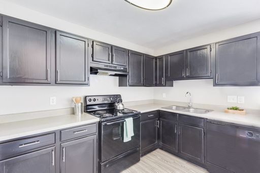 SUMMER SPEICALS / WASHER AND DRYER INCLUDED – photo 1