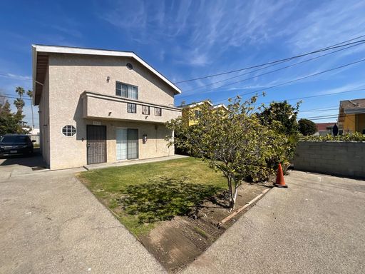 913 W 85th St – photo 1