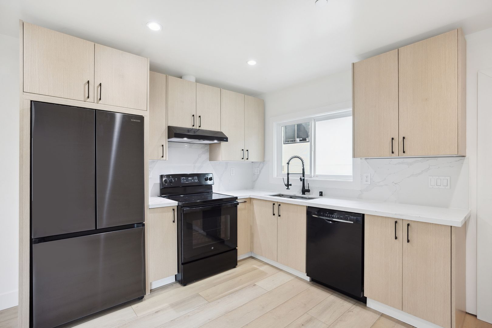 Mill Valley Apartment: 19 Knoll Lane