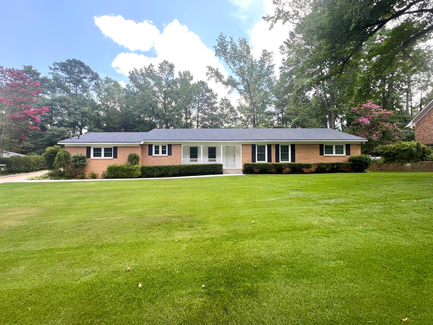 Macon House: 1943 Birchwood Way