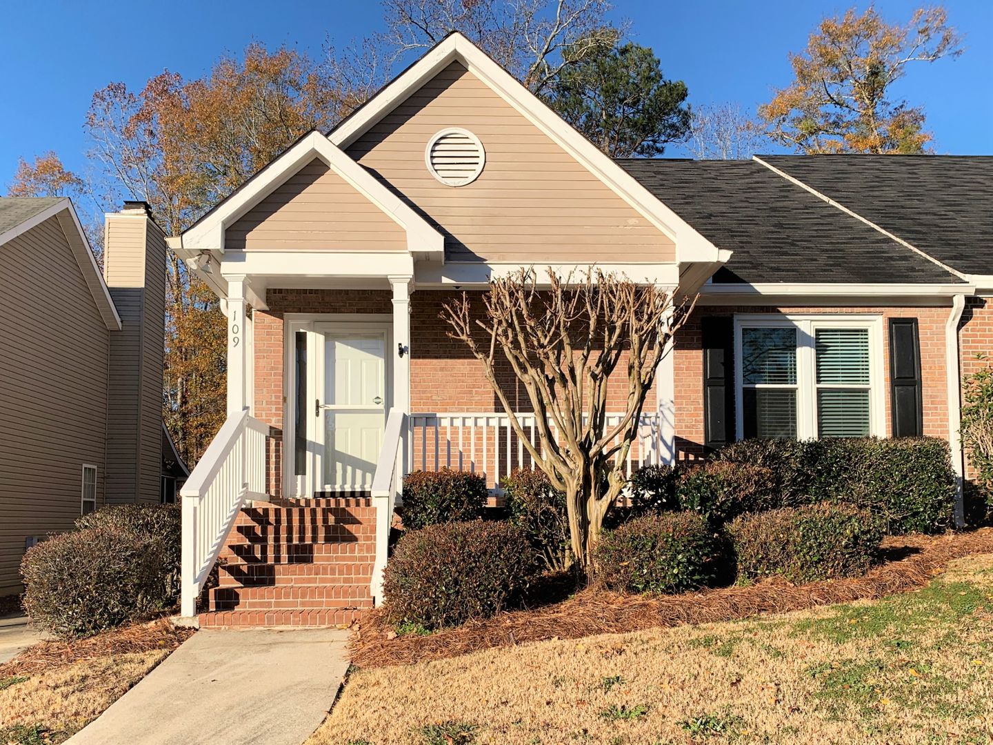 Macon House: 109 Braxton Dr