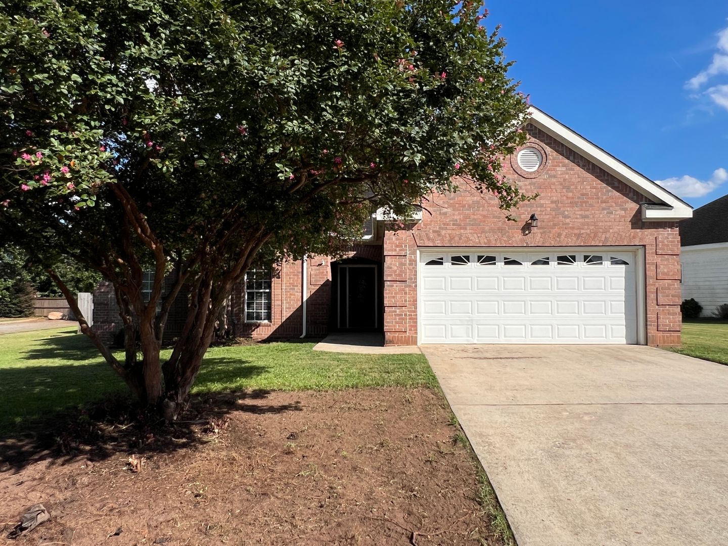 Centerville House: 101 Oldfield Ct