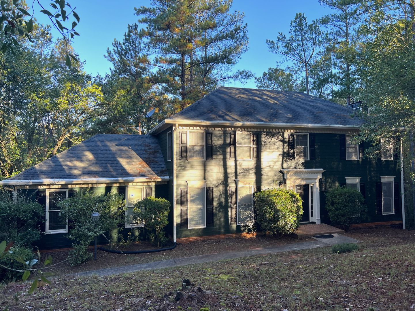 Macon House: 136 River Knoll Dr