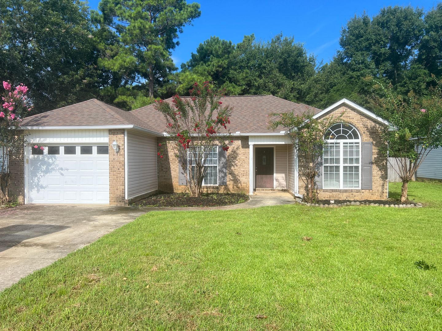 Warner Robins House: 103 Reese Dr