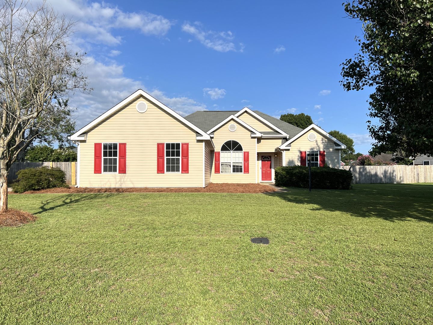 Byron House: 103 Jessica Ct