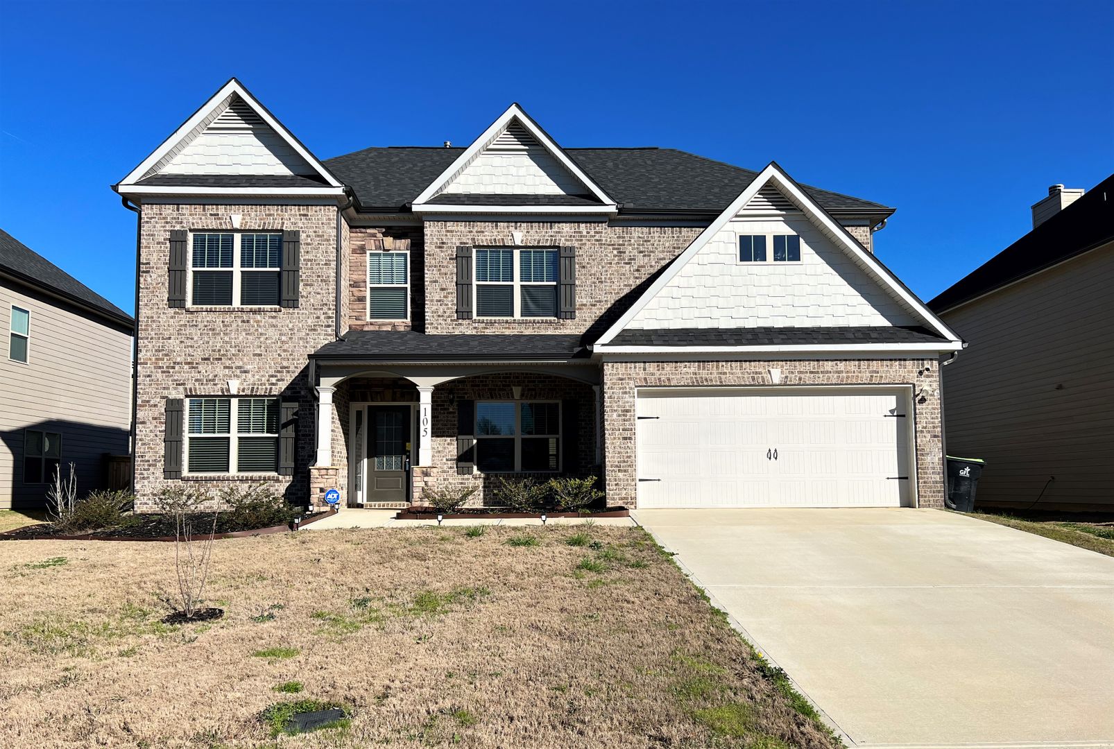 Bonaire House: 105 Lacey Oak Ln