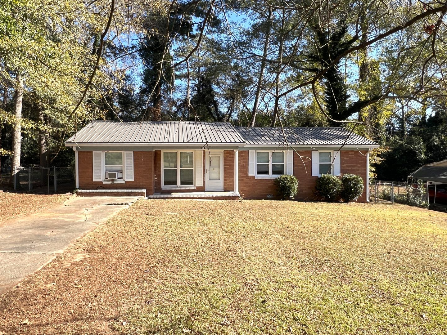 Macon House: 3347 Thunderbird Rd