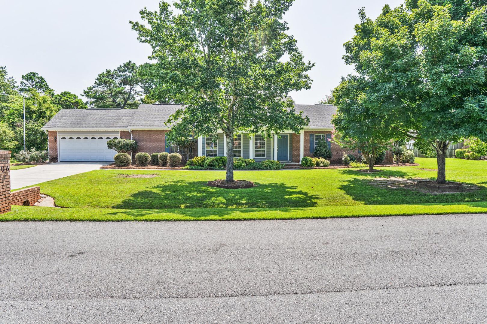 Bonaire House: 106 N. Hiley Ct