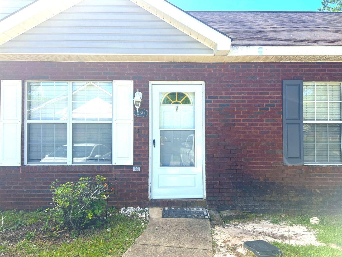 Warner Robins House: 230 Katelyn Cir