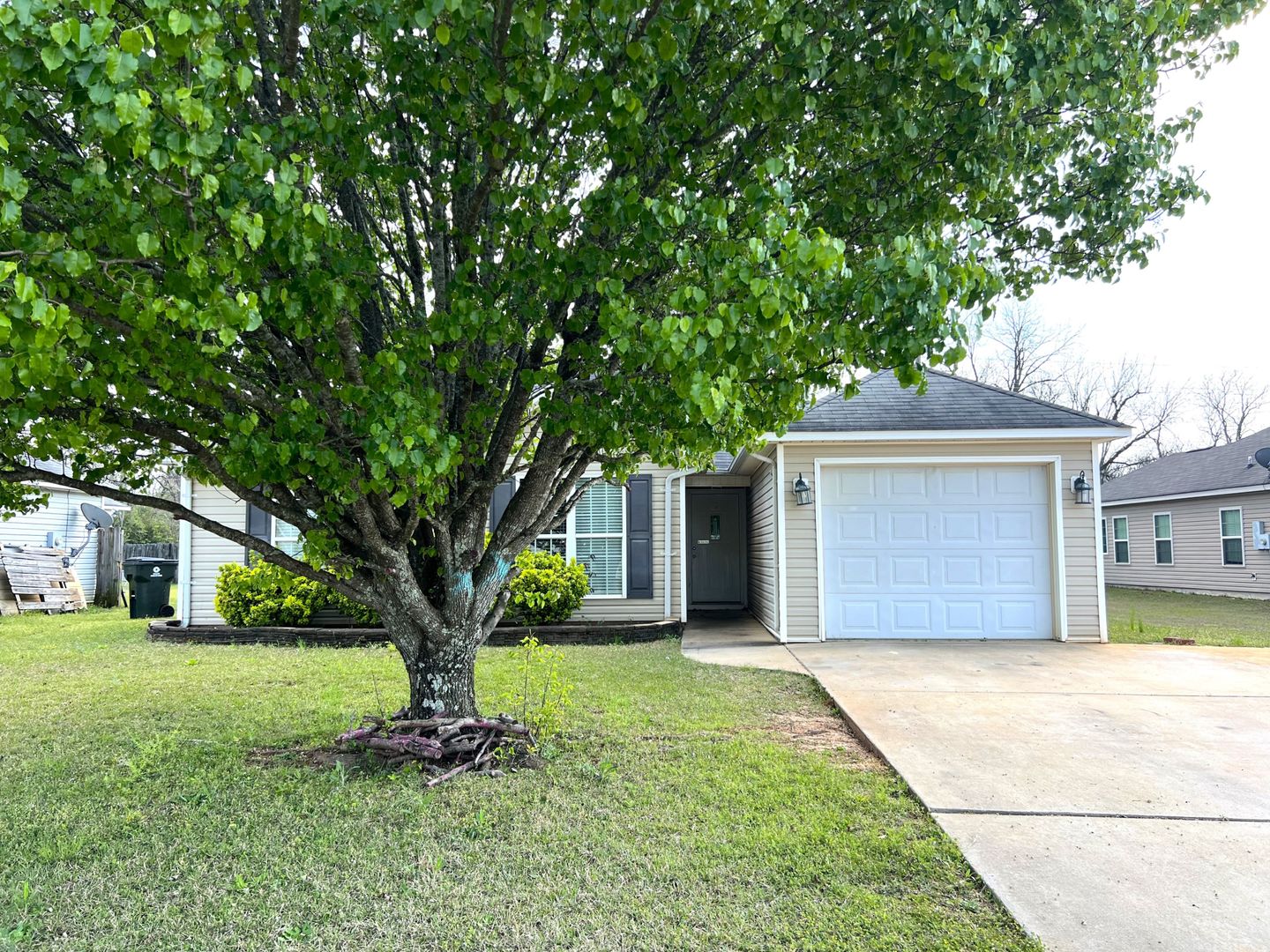 Warner Robins House: 113 Marcelline Ct