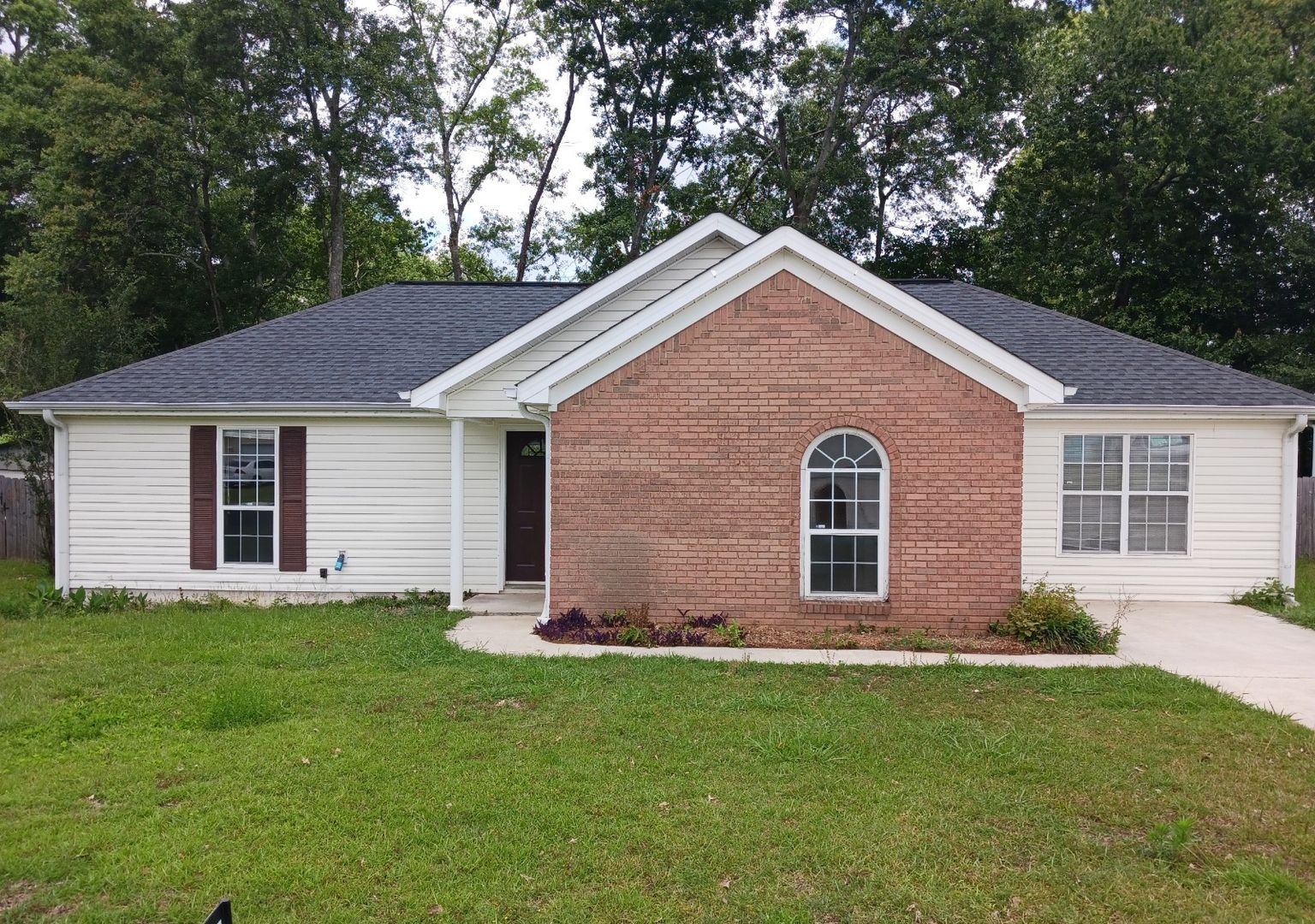 Bonaire House: 732 Gateway Dr.
