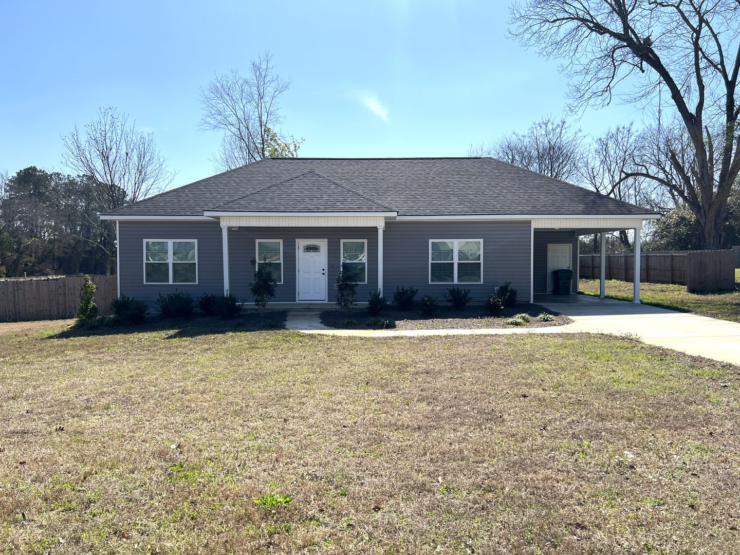 Bonaire House: 99 Azalea Ave