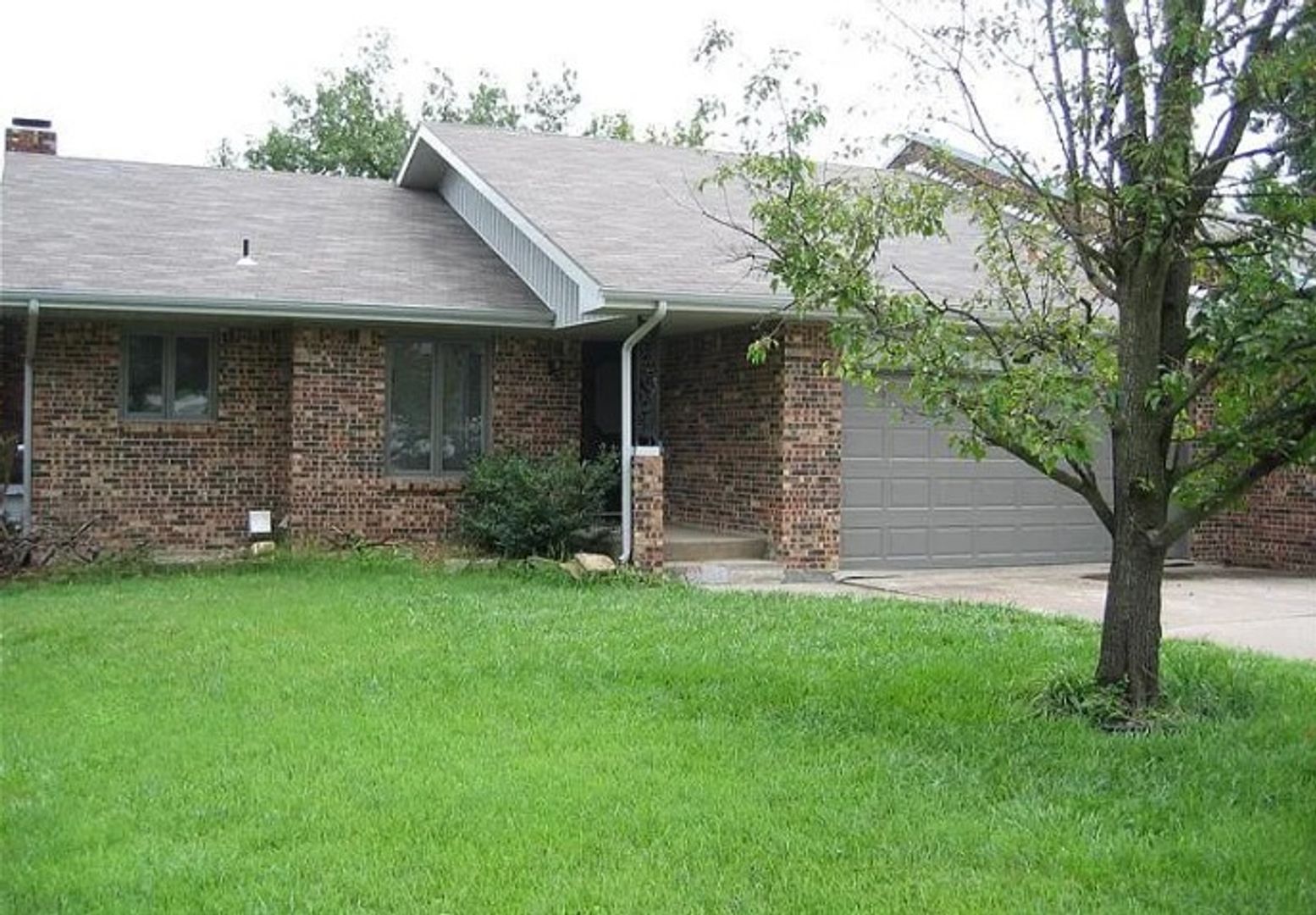 springfield House: 2186 E Barcelona Pl