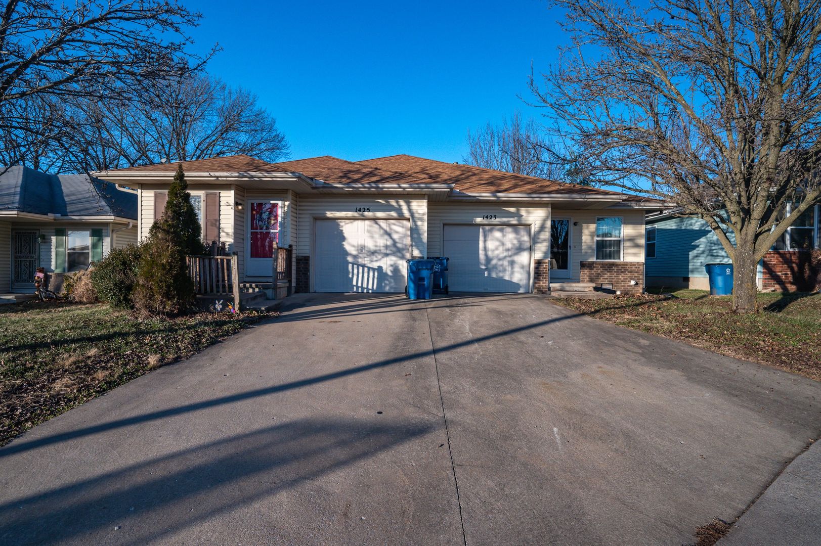 Ozark House: 1423 W Rainey st