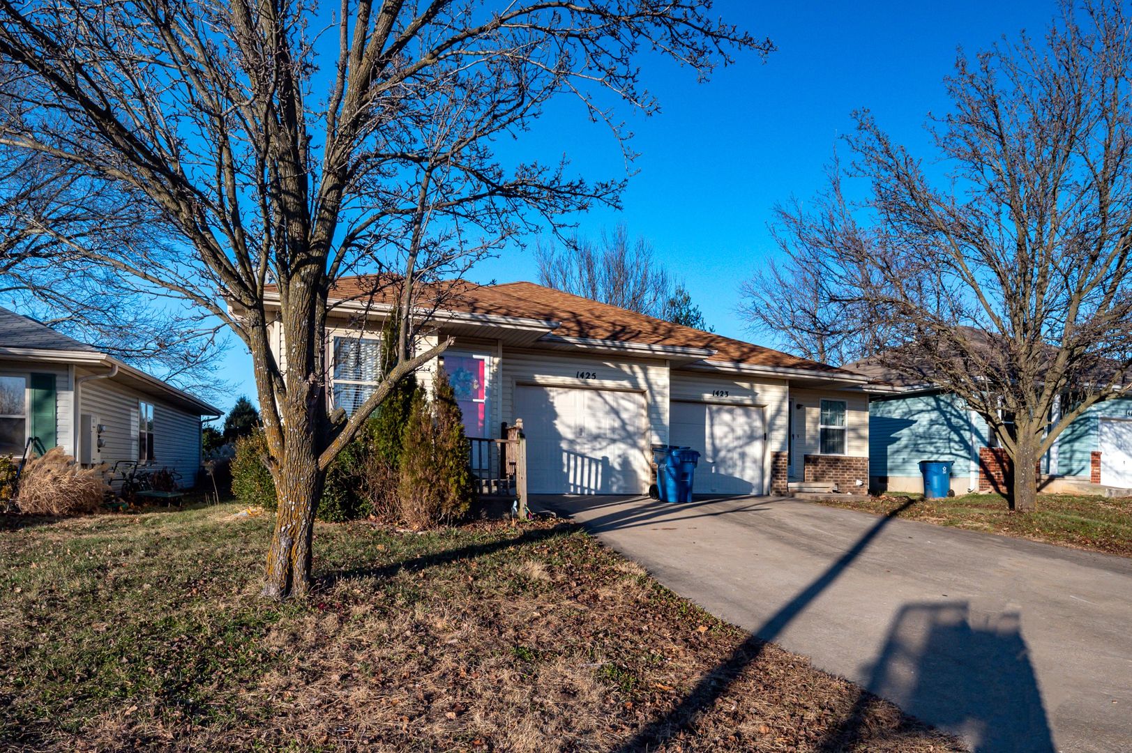 Ozark House: 1425 W Rainey St