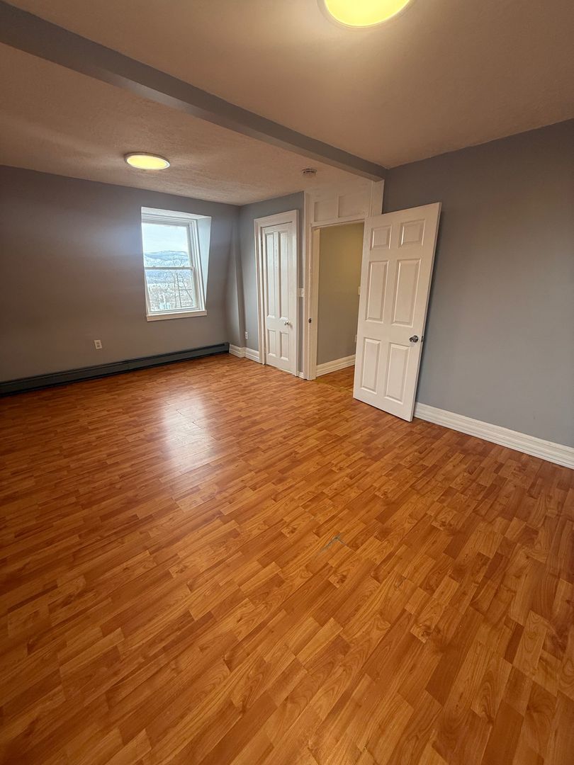 Newburgh Apartment: 104 Dubois St.