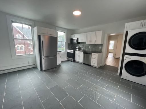 Renovated 1 Bedroom Apartment with lots of amenities (Apt 1)