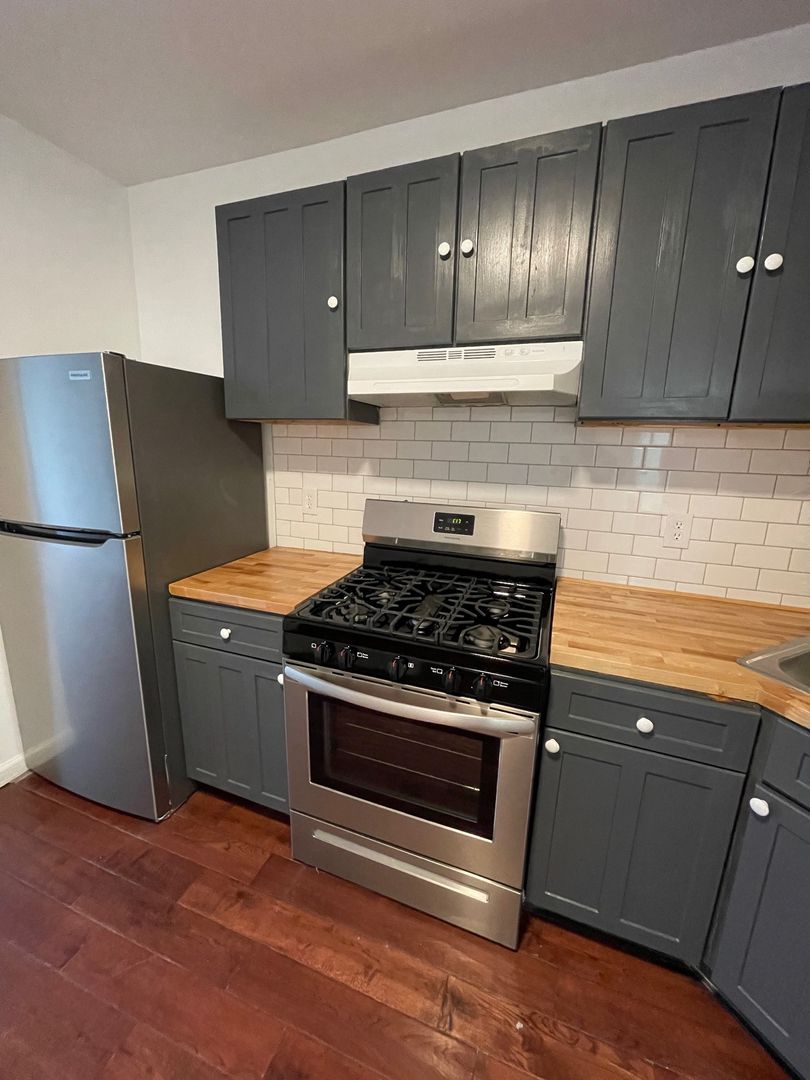 Newburgh Apartment: 63 Liberty St.