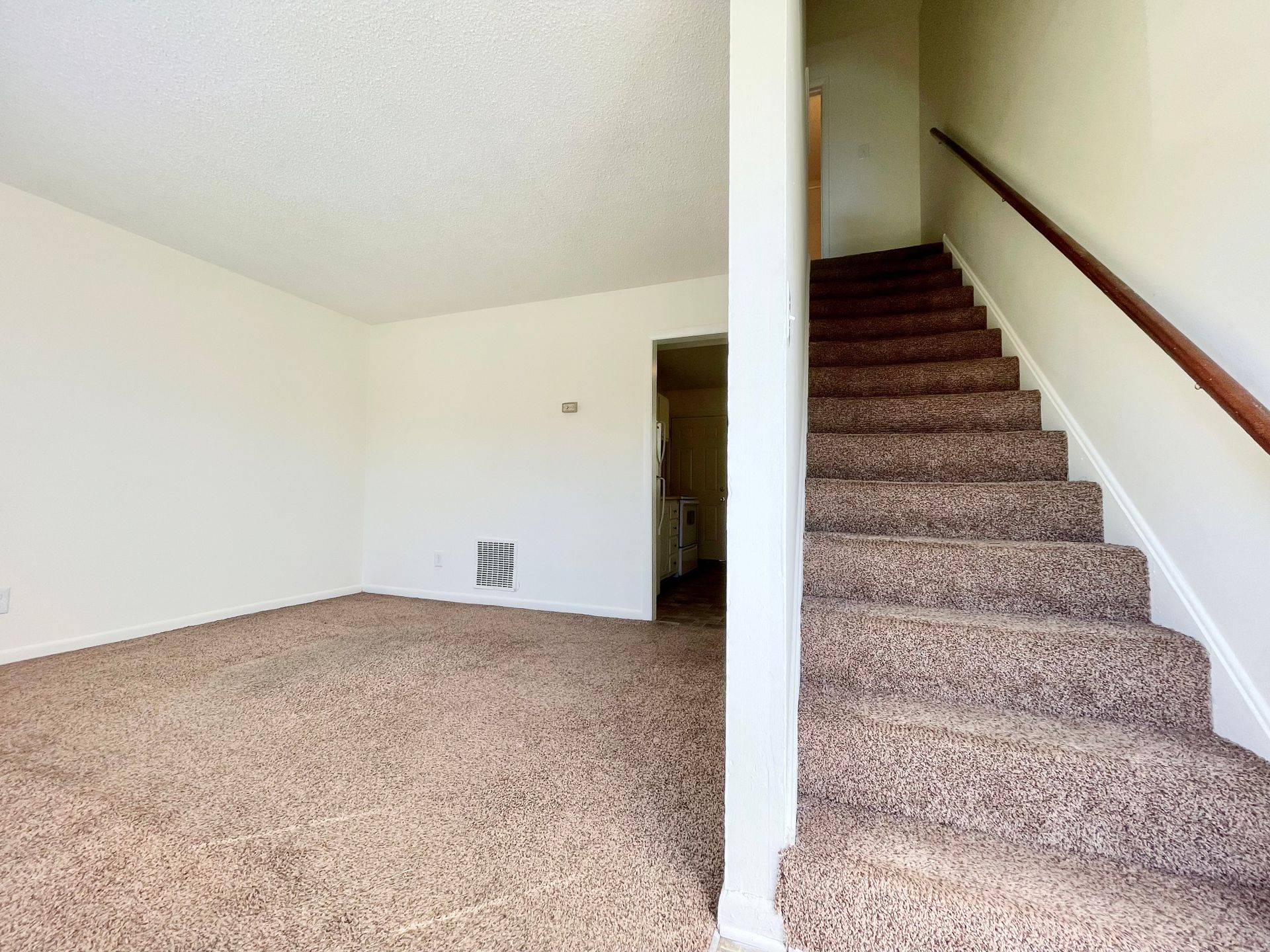 Greensboro Apartment: 1807 Sherwood St