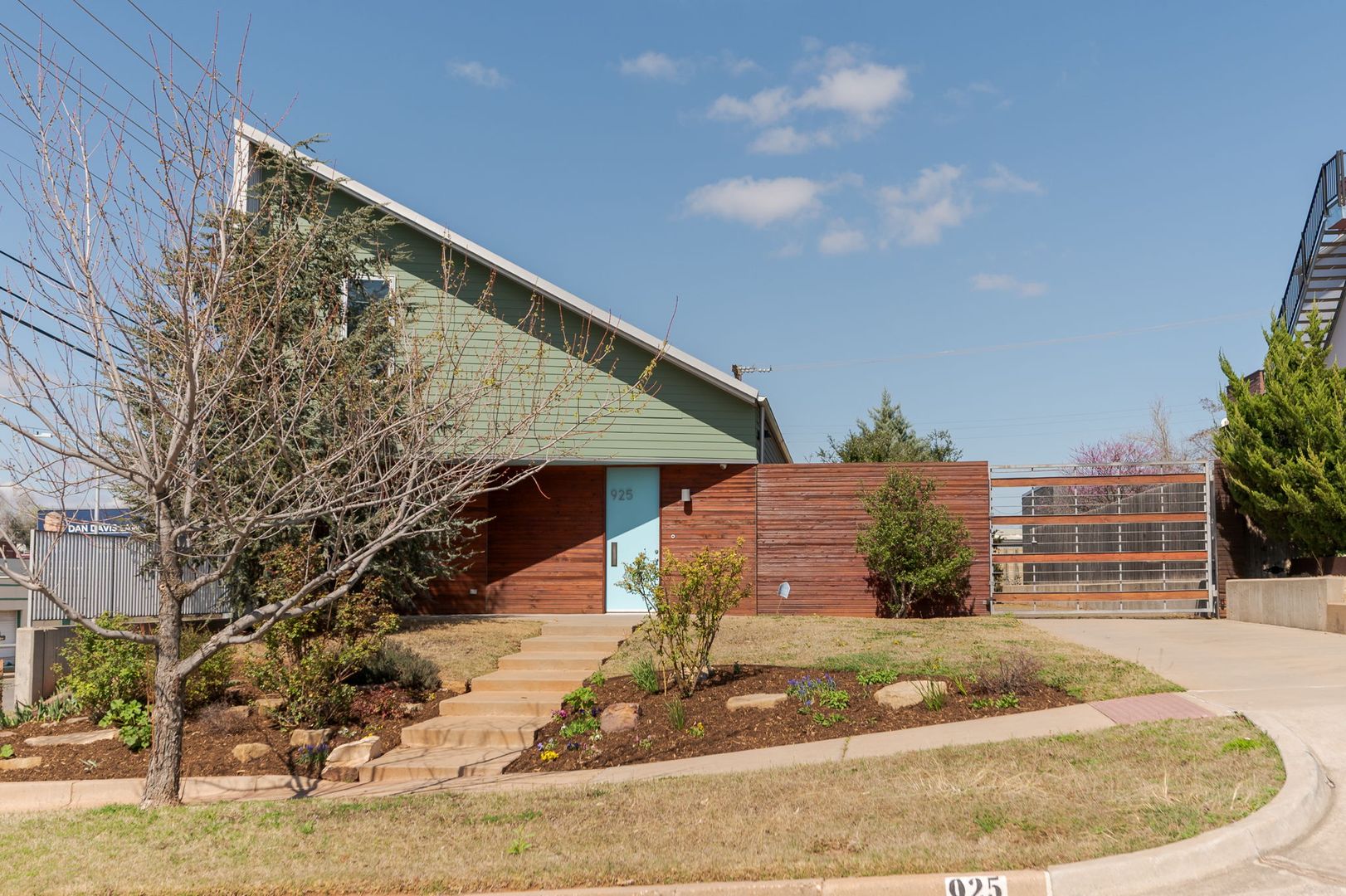 Oklahoma City House: 925 NW 8th St