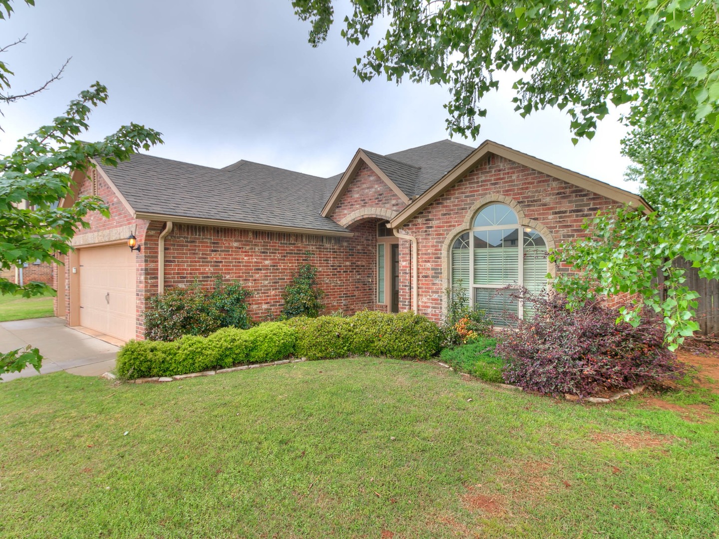 Edmond House: 4909 Kelly Lakes Drive