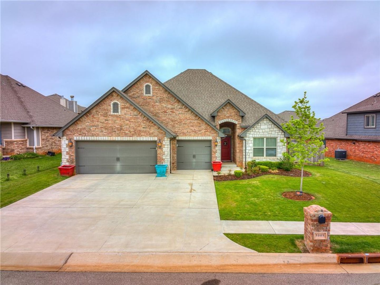 Edmond House: 5009 Crater Lake Dr