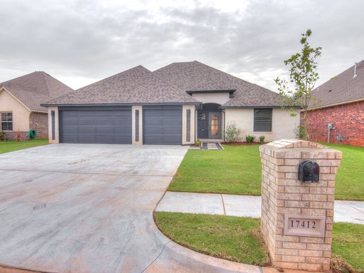 Modern Home in Edmond Schools - 4 bedrooms - bonus room – photo 1