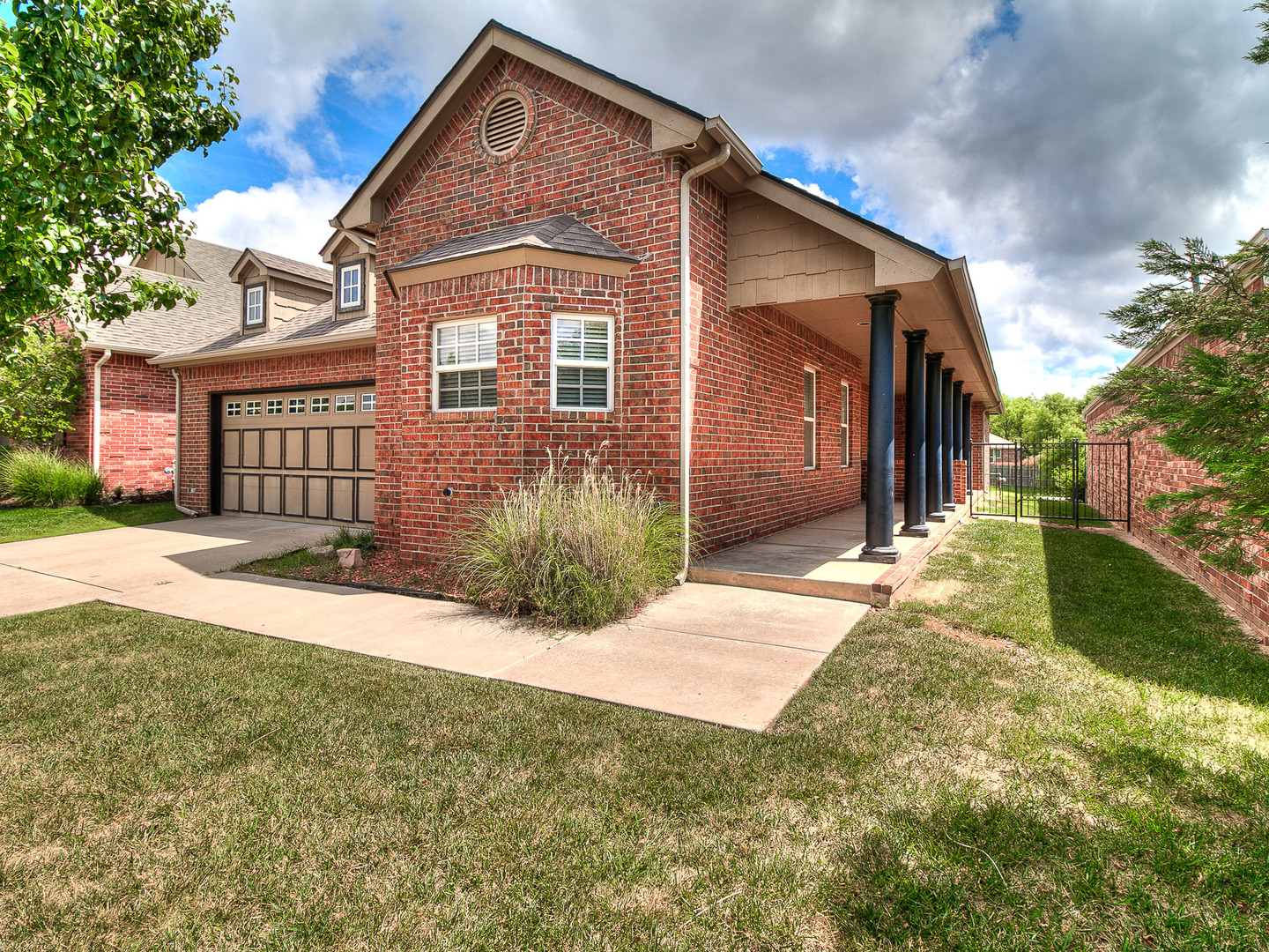 Edmond House: 15808 San Nicolas Dr