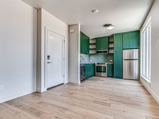Wheeler District + 2 Bedrooms + Modern Space – photo 1