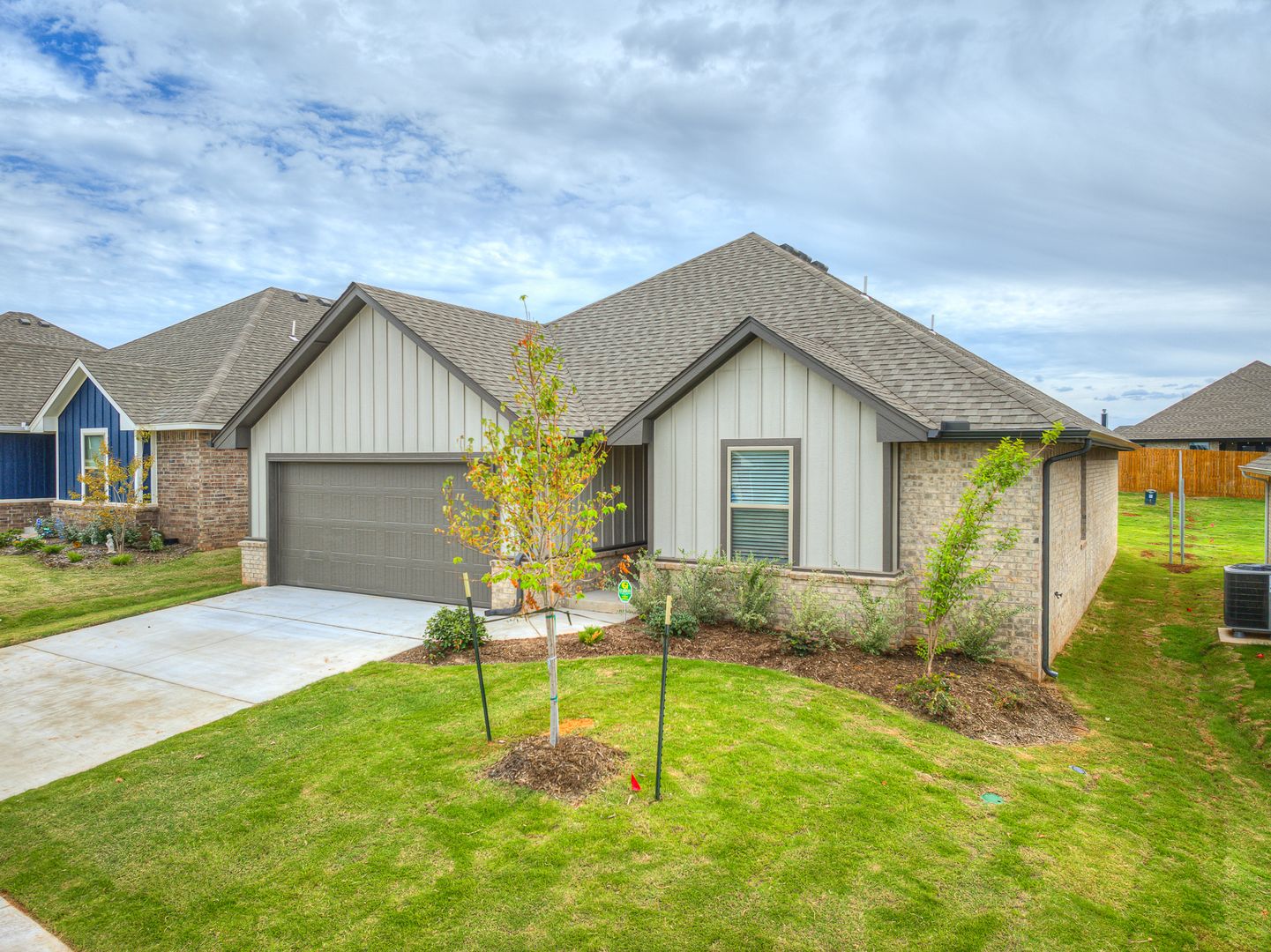 Edmond House: 8416 NW 161st St