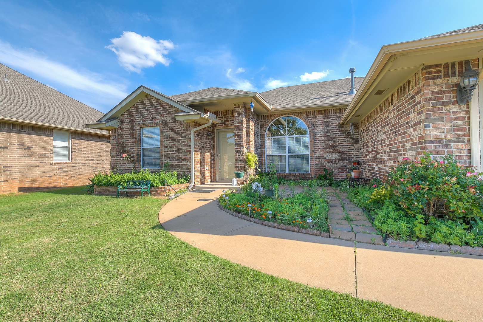 Edmond House: 17645 Lead Lane