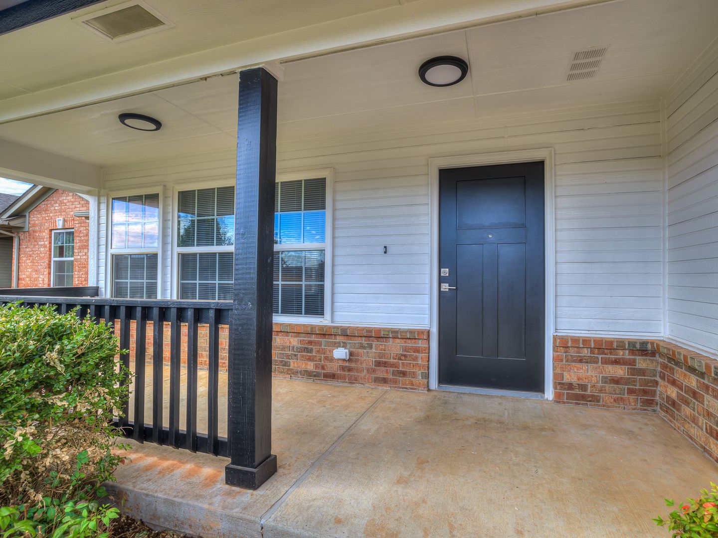 Edmond House: 18705 Piedra Dr