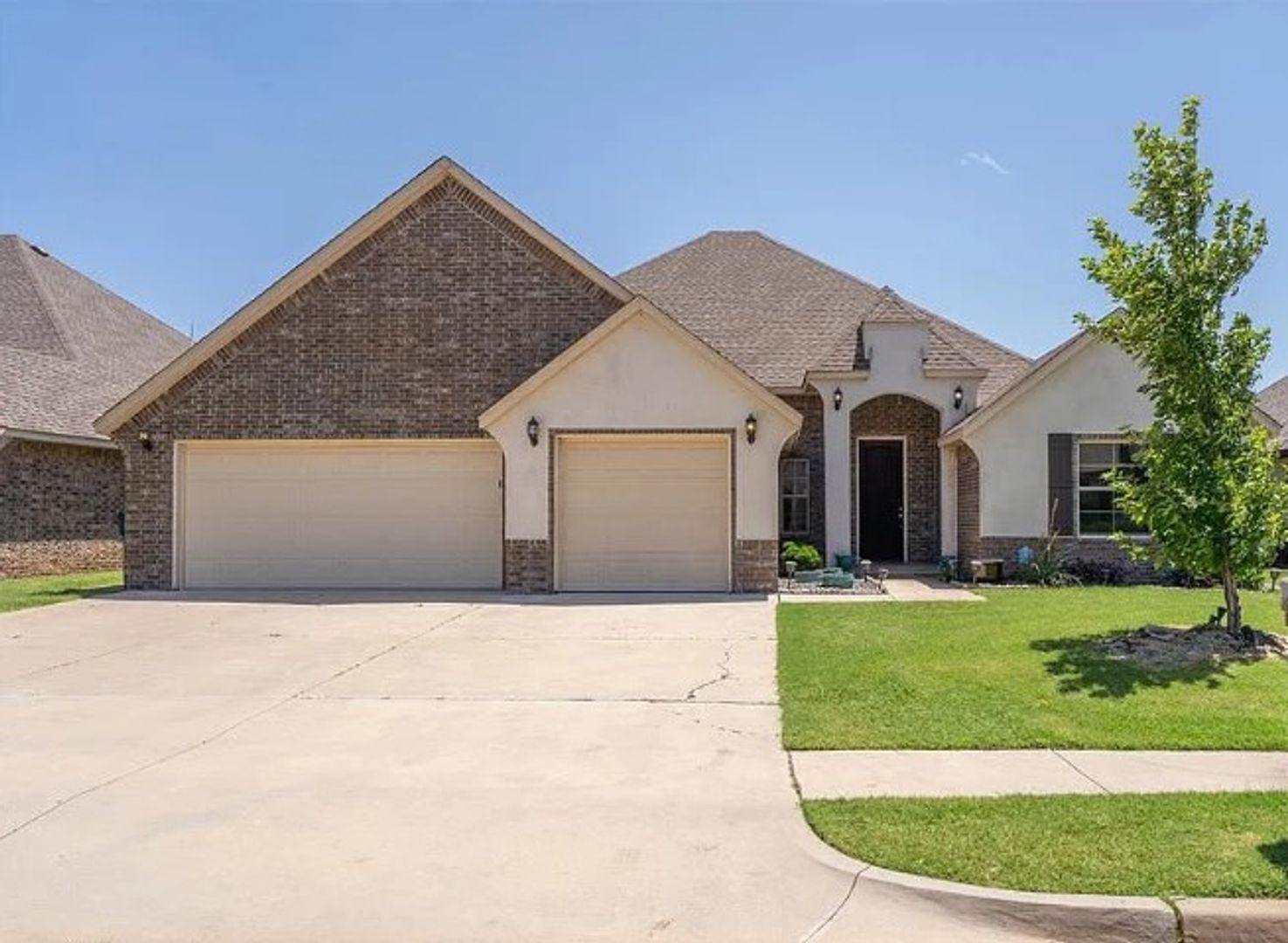 Edmond House: 17416 Braken Dr