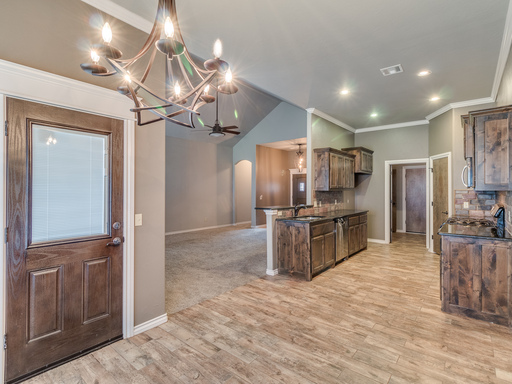 4 Bedroom Home - Edmond Schools- Excellent Location – photo 1
