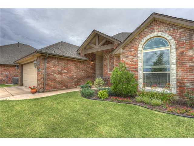 Edmond House: 6232 NW 158th St