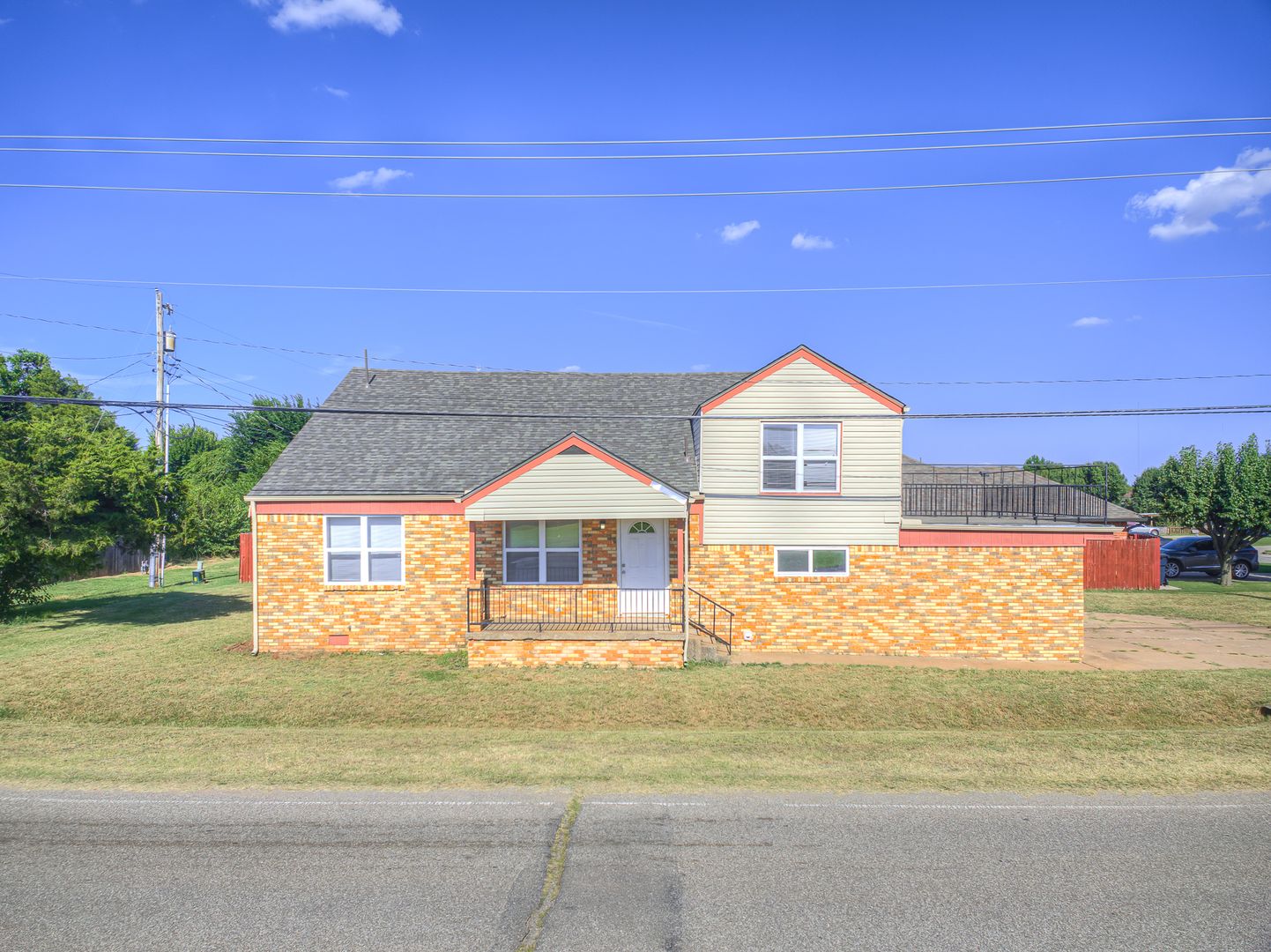 Oklahoma City House: 445 NW 119th St