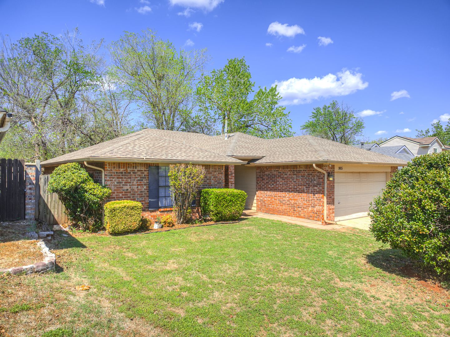 Edmond House: 905 Valley Court